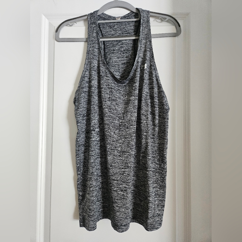 Under Armour Gray Women's Tank Top size Medium